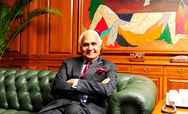 Dlf chairman kp singh